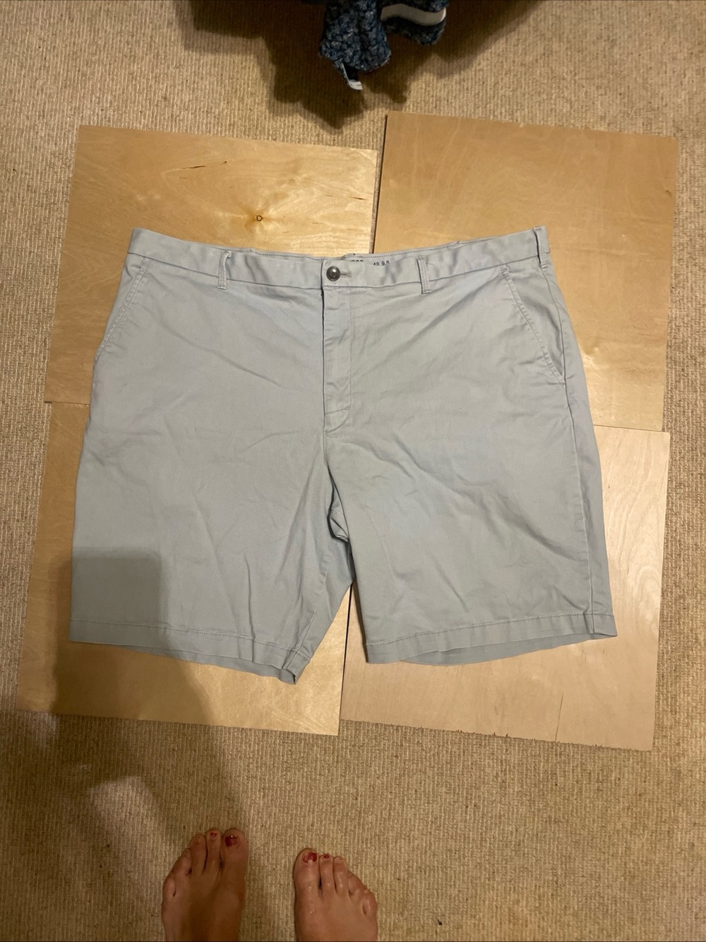 Izod Light Blue Saltwater Flat-Front Men's Chino Shorts Blue Gray